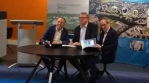 Dijkversterking Stadsdijken Zwolle ondertekend