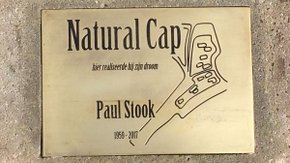 Gedenkplaat ter nagedachtenis aan Paul Stook onthuld op Volgermeerpolder